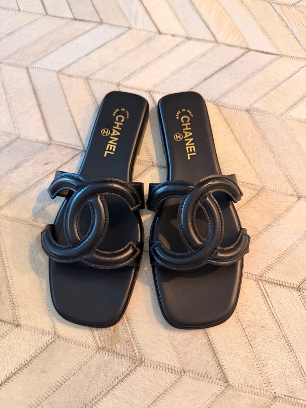 Summer 26’ Chanel Black Leather Blazy Mule CC-Logo Slide Sandals size 41